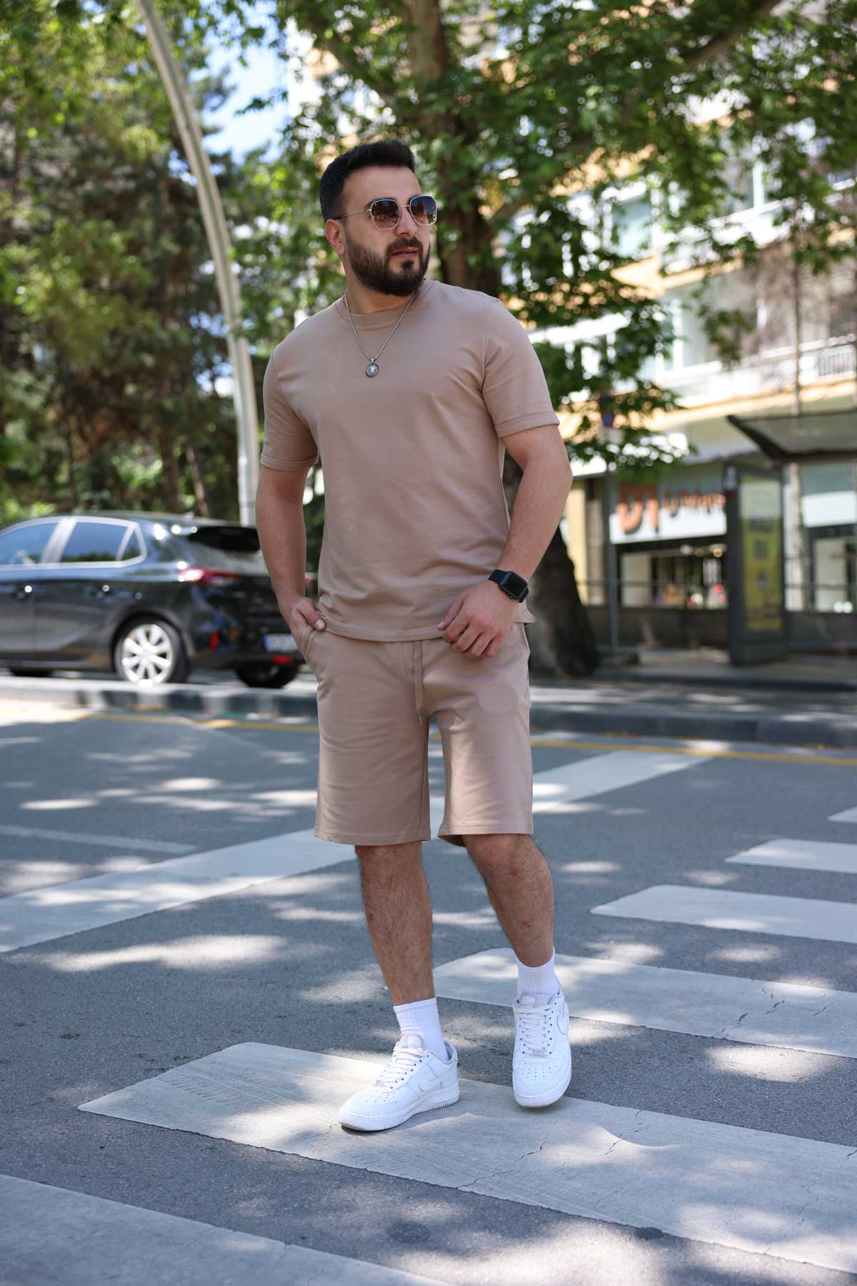 Kahverengi Şortlu Takım