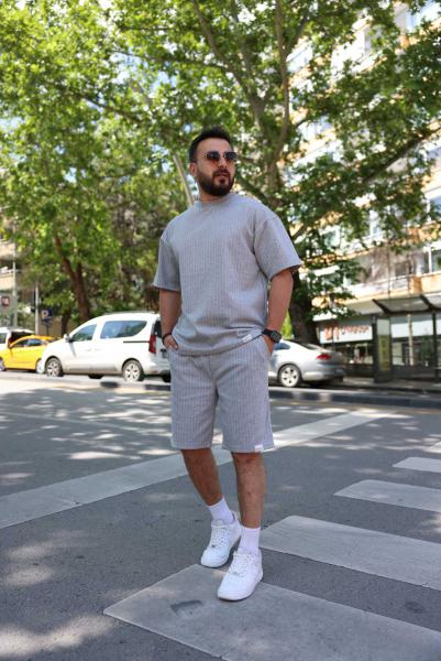 Gri Çizgili Takım